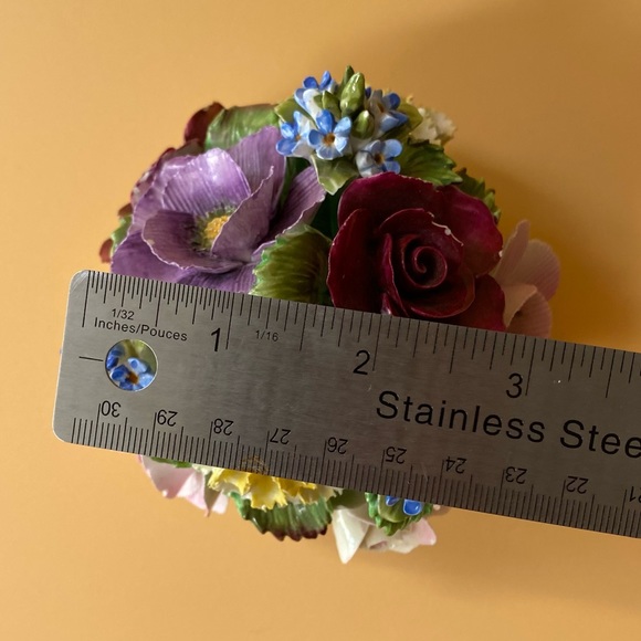 Kitschy Porcelain Floral Bouquet - Picture 7 of 8